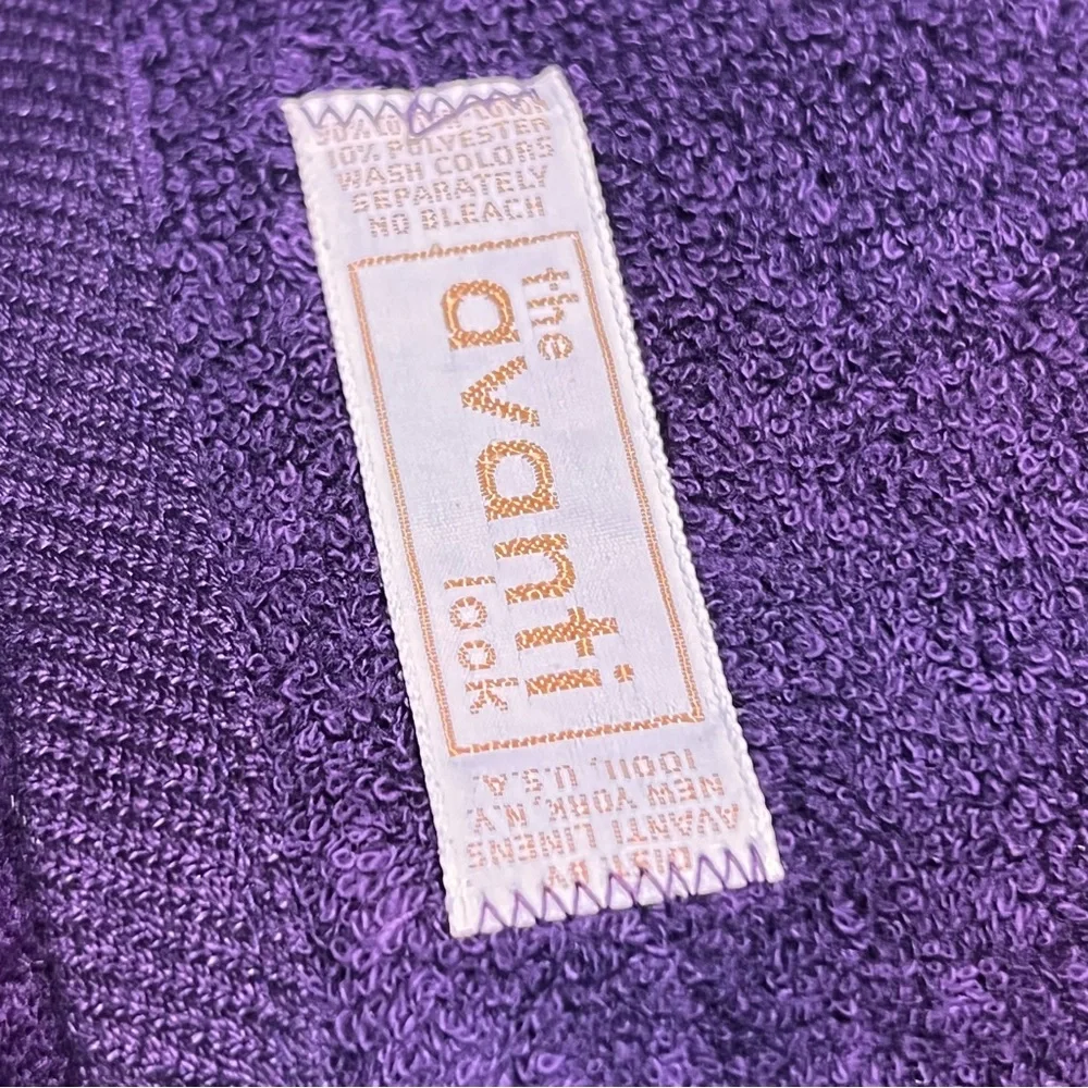Vintage The Avanti Look Lux Collection Purple Hand Towel/ Washcloth Embroidered